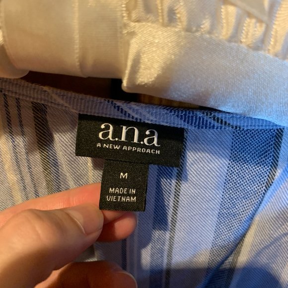 a.n.a Blue, White & Black Striped Crop Top Tie Front Blouse Size Medium - Picture 2 of 7